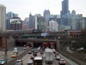 800px-Kennedy_Expressway_and_Metra