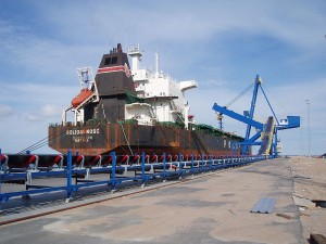 Solidarnost_at_Muuga_Coal_Terminal_in_Estonia_30_July_2005